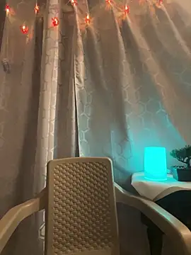 JamesCr  online show from 02.14.25