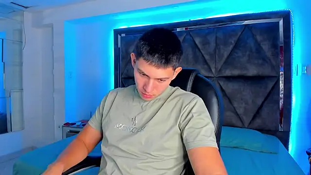 JamesCr  online show from 02.17.25