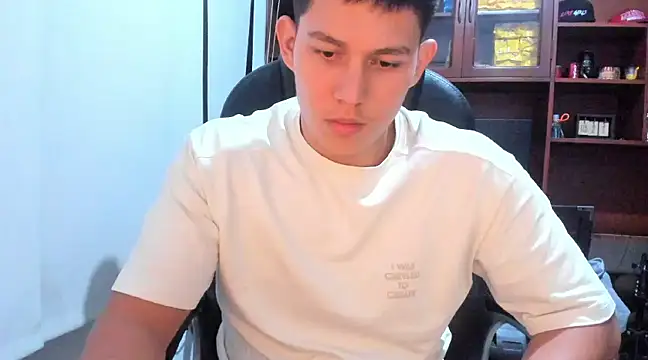 JamesCr  online show from 02.23.25