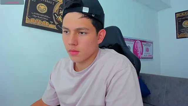 JamesCr  online show from 03.15.25