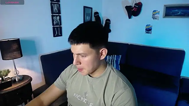 JamesCr  online show from 04.10.26