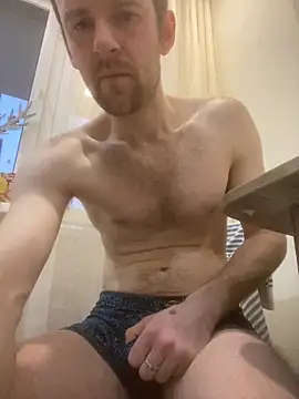 LynnAhNight online show from 03.25.26