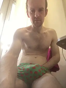 LynnAhNight online show from 04.04.26