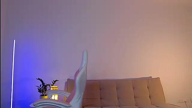 Maytaai online show from 02.02.25