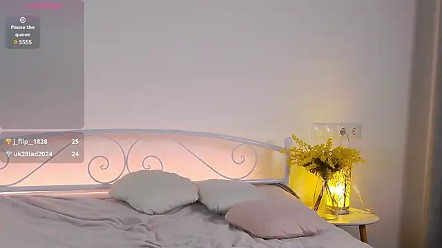 Maytaai online show from 02.25.25