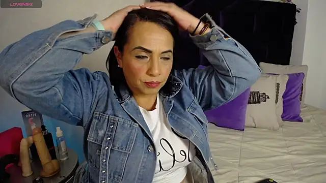 Snapshot of GochitaWild chatting on 09.08.25 GochitaWild online show from 09.08.25