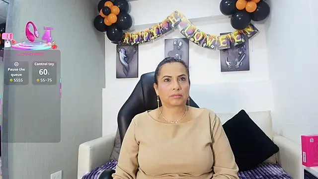 Snapshot of GochitaWild chatting on 10.12.25 GochitaWild online show from 10.12.25