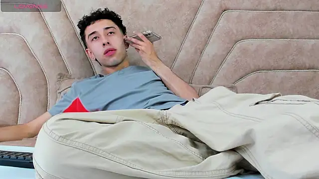 Snapshot of erickblaze_wm chatting on 02.19.25 erickblaze wm online show from 02.19.25