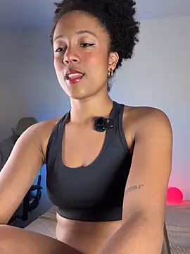 Snapshot of kiryB chatting on 11.20.25 kiryB online show from 11.20.25