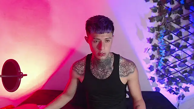 Snapshot of 7_Saturno_7 chatting on 02.04.25 7 Saturno 7 online show from 02.04.25