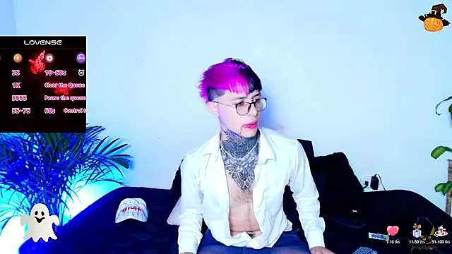 Snapshot of 7_Saturno_7 chatting on 10.31.25 7 Saturno 7 online show from 10.31.25