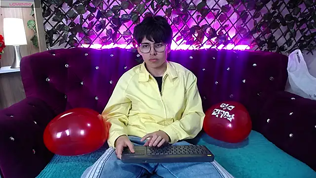 PepperTwink online show from 02.15.25