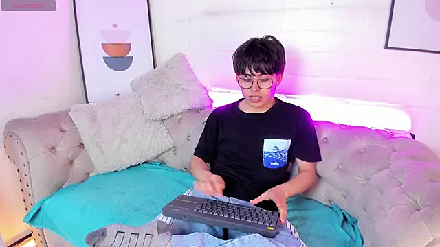 PepperTwink online show from 02.17.25