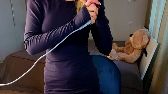 AnitaLamb online show from 09.22.25