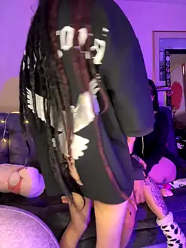 Snapshot of mavimist__ chatting on 11.08.25 mavimist online show from 11.08.25