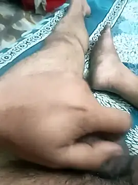 Snapshot of deshiboyz chatting on 11.23.25 deshiboyz online show from 11.23.25