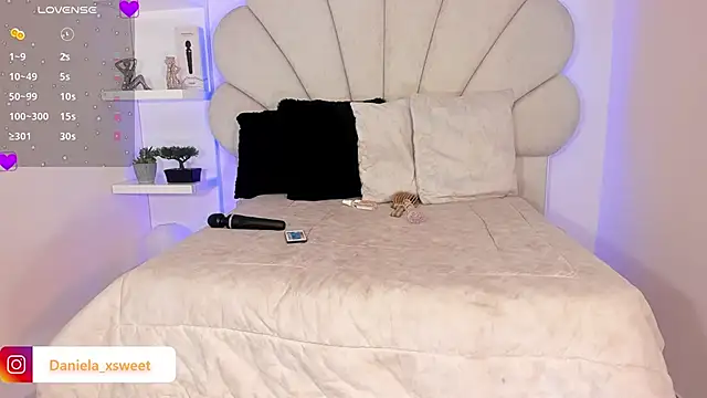 Snapshot of Danielaangelina chatting on 09.22.25 Danielaangelina online show from 09.22.25