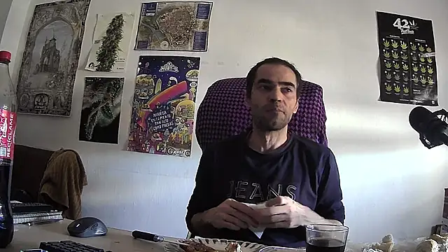 ReyDeBotones online show from 04.16.26