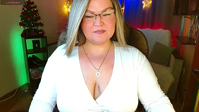 Vivien  wet online show from 12.17.25