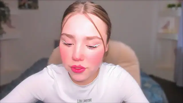 Snapshot of YourMegan chatting on 04.21.26 YourMegan online show from 04.21.26