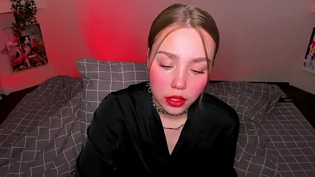 Snapshot of YourMegan chatting on 05.11.26 YourMegan online show from 05.11.26