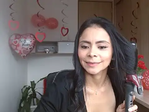 Snapshot of hema_gold chatting on 02.14.25 hema gold online show from 02.14.25