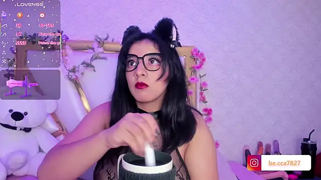 Snapshot of BeccaMathew chatting on 11.05.25 BeccaMathew online show from 11.05.25