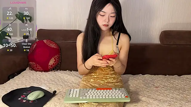 Snapshot of nanaliu6 chatting on 10.14.25 nanaliu6 online show from 10.14.25