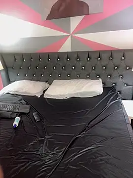 Snapshot of Nicky_gh chatting on 03.12.25 Nicky gh online show from 03.12.25