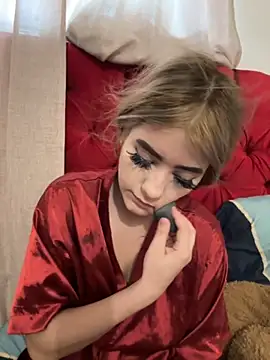 Snapshot of akirahattori chatting on 10.08.25 akirahattori online show from 10.08.25