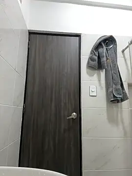 Snapshot of akirahattori chatting on 11.17.25 akirahattori online show from 11.17.25