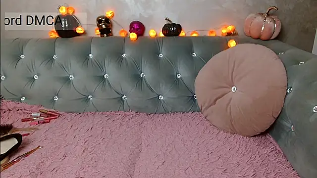 xoCaroxQueenxo online show from 10.22.25