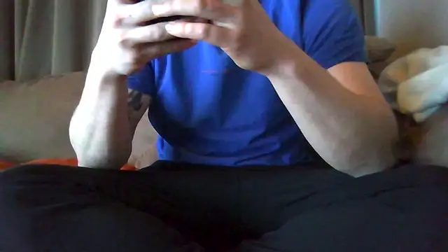 Snapshot of pietjepuk1310 chatting on 02.12.26 pietjepuk1310 online show from 02.12.26