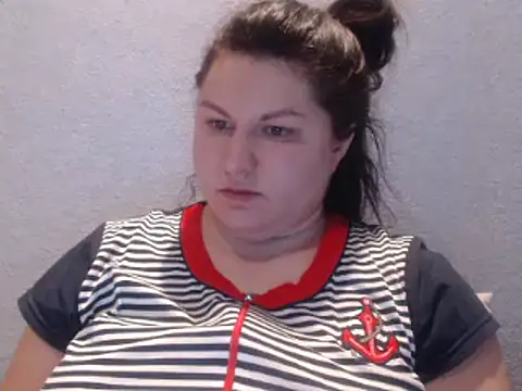 KiraSwee online show from 02.28.25