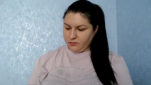 KiraSwee online show from 09.09.25