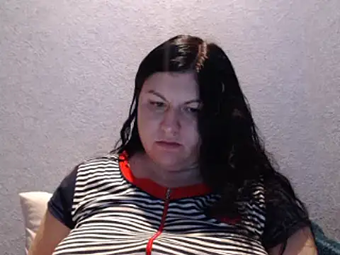 KiraSwee online show from 10.10.25