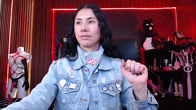 XiaQueen online show from 09.13.25