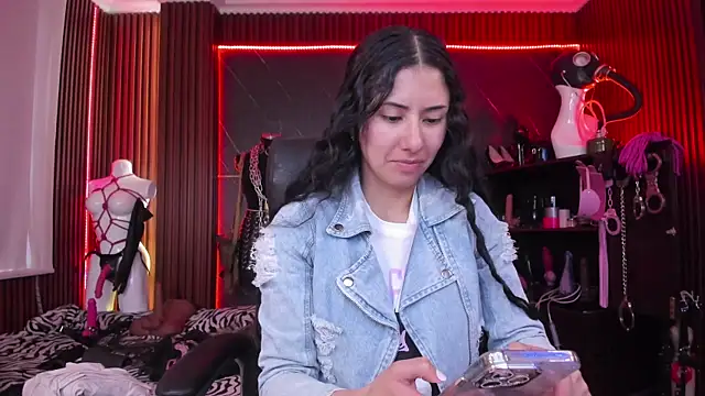 XiaQueen online show from 11.01.25