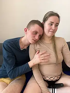 Snapshot of alisanikita chatting on 03.04.25 alisanikita online show from 03.04.25