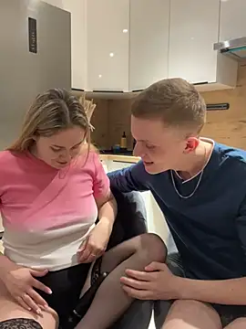 Snapshot of alisanikita chatting on 03.15.25 alisanikita online show from 03.15.25