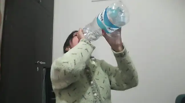 Snapshot of Queen_Couple chatting on 02.06.25 Queen Couple online show from 02.06.25