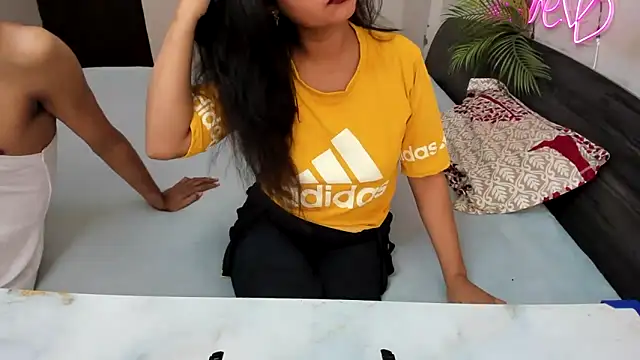 Snapshot of Queen_Couple chatting on 09.09.25 Queen Couple online show from 09.09.25