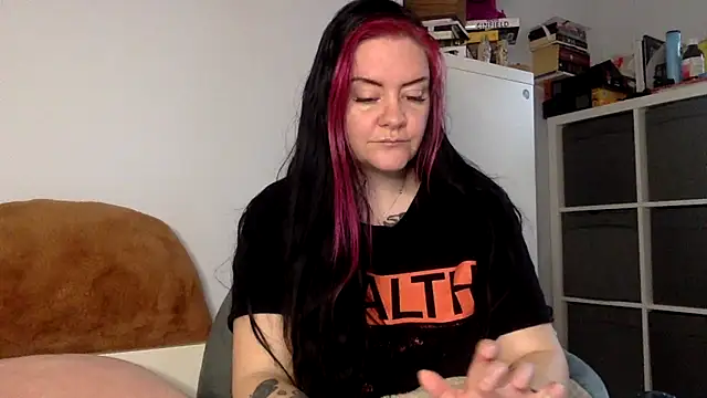 Snapshot of AureliaXOX chatting on 02.15.26 AureliaXOX online show from 02.15.26