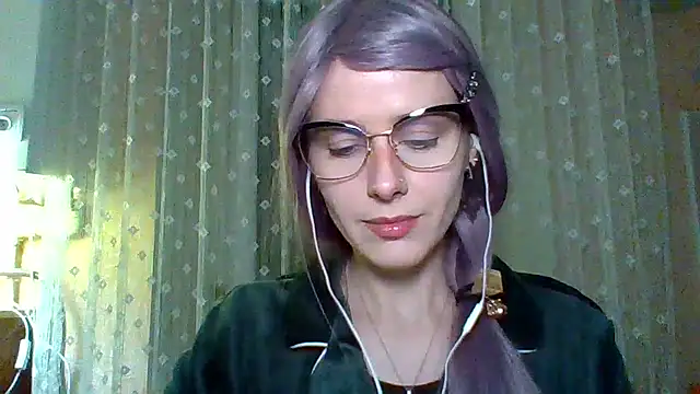 LuminousLady online show from 02.12.25