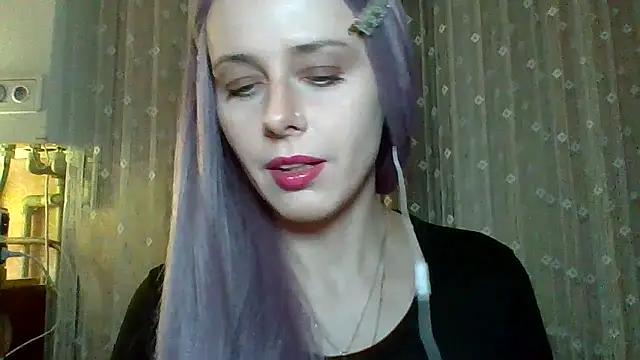 LuminousLady online show from 02.26.25