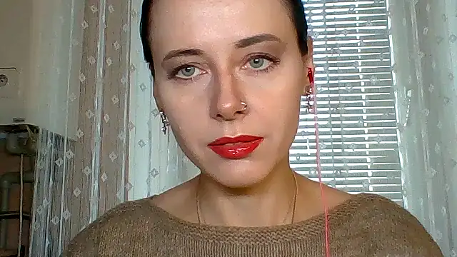 LuminousLady online show from 10.30.25