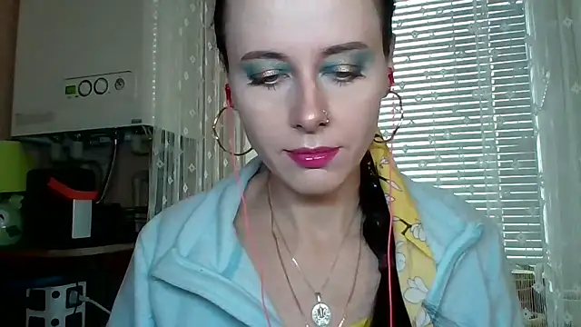 LuminousLady online show from 11.06.25