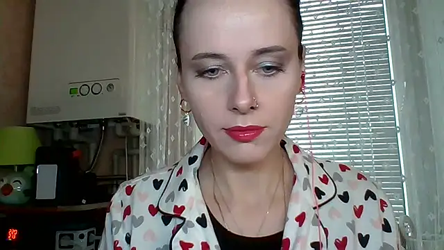 LuminousLady online show from 11.09.25