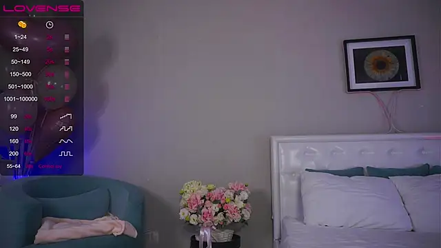 Snapshot of LeaCox_ chatting on 10.17.25 LeaCox online show from 10.17.25