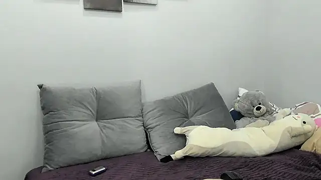 MollyMi0 online show from 02.13.25